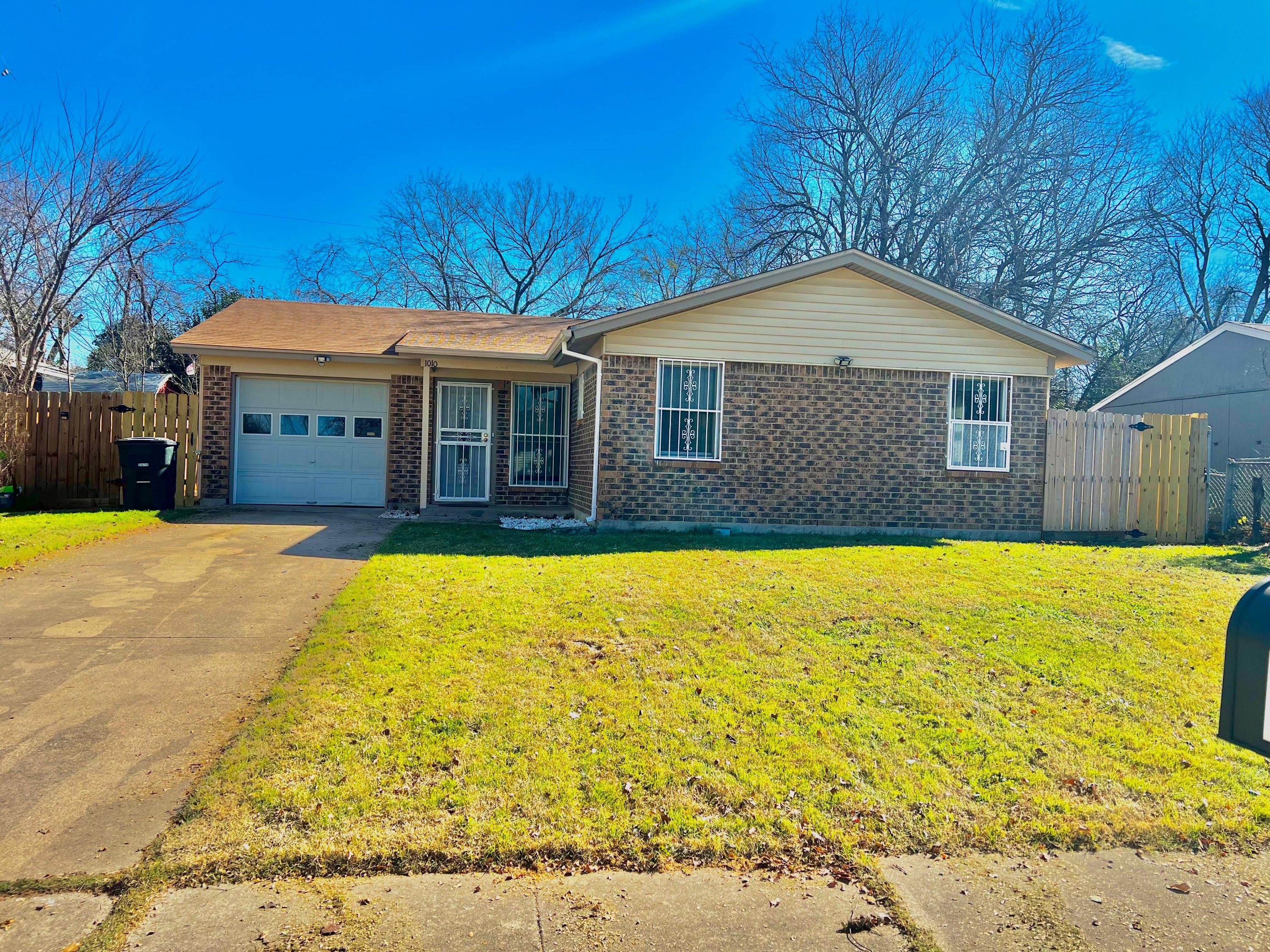 1010 San Antonio Street